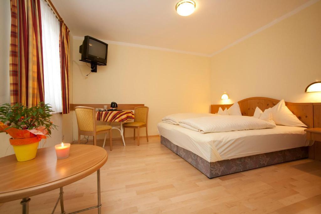 Hotel Gretl Krumpendorf Kültér fotó